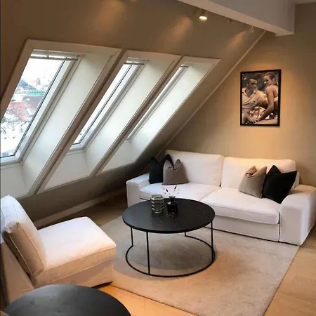 Moderne Midt I Bykjernen Bergen