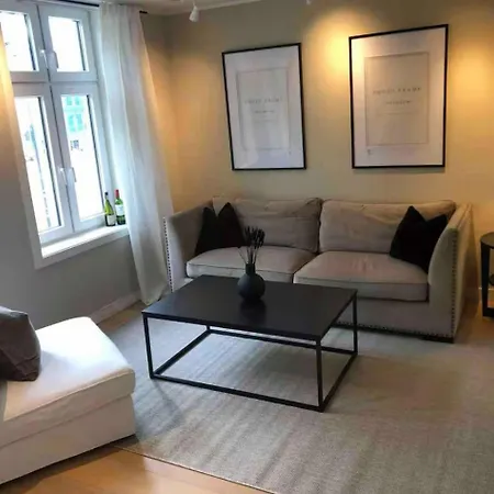 Moderne Midt I Bykjernen アパート ベルゲン