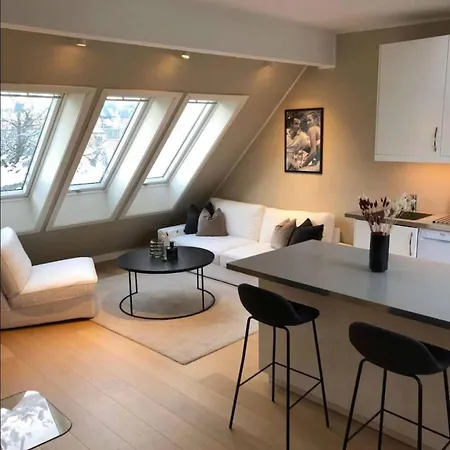 Moderne Midt I Bykjernen