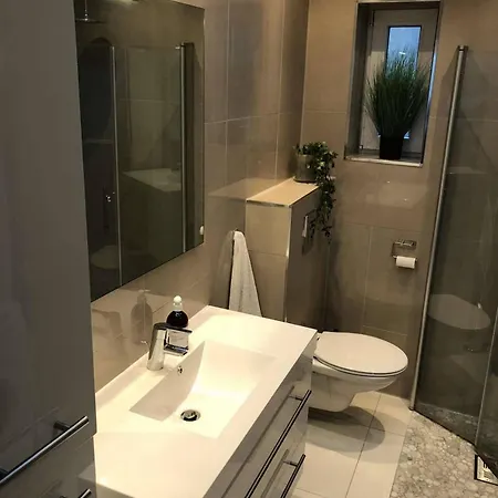 Moderne Midt I Bykjernen * Bergen